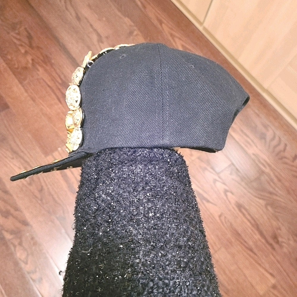 Baseball cap - Picture 2 of 5
